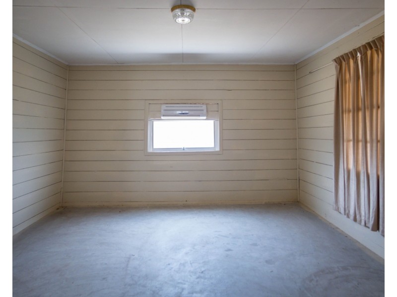 49 Station Street, Roma QLD 4455