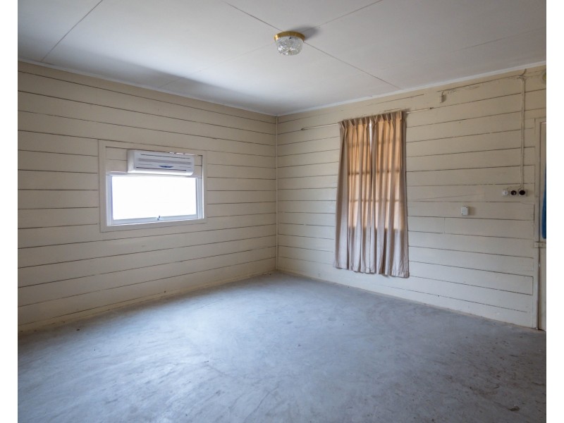 49 Station Street, Roma QLD 4455