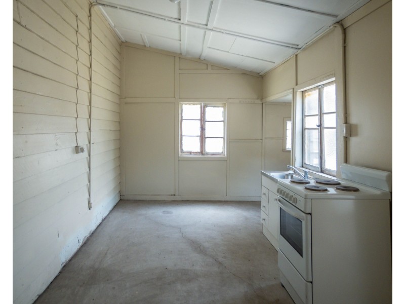 49 Station Street, Roma QLD 4455