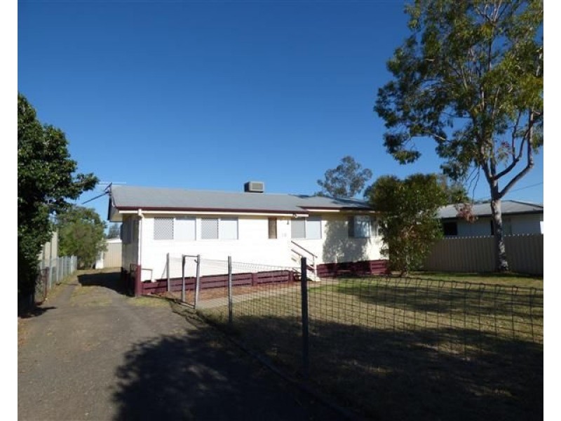 10 Holland Street, Roma QLD 4455