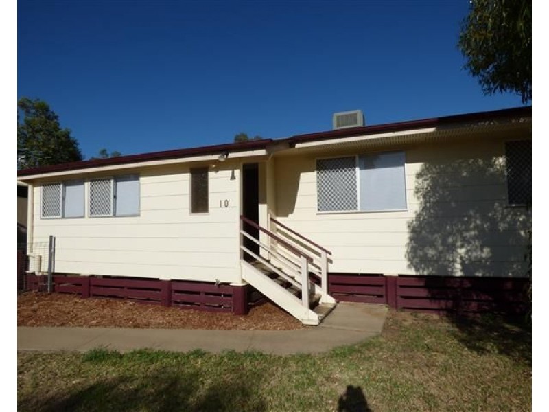10 Holland Street, Roma QLD 4455