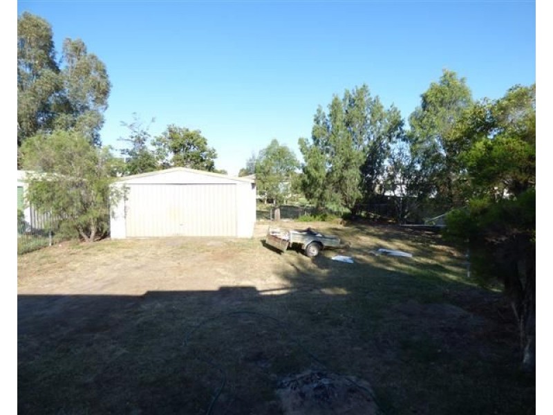 10 Holland Street, Roma QLD 4455