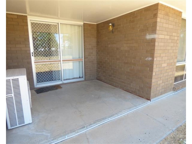2/28 Elmer Street, Roma QLD 4455