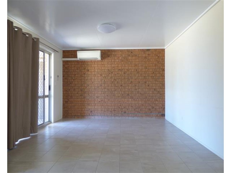 2/28 Elmer Street, Roma QLD 4455