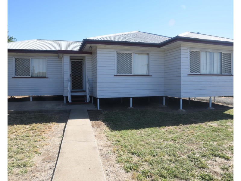 45 Downs Street, Roma QLD 4455