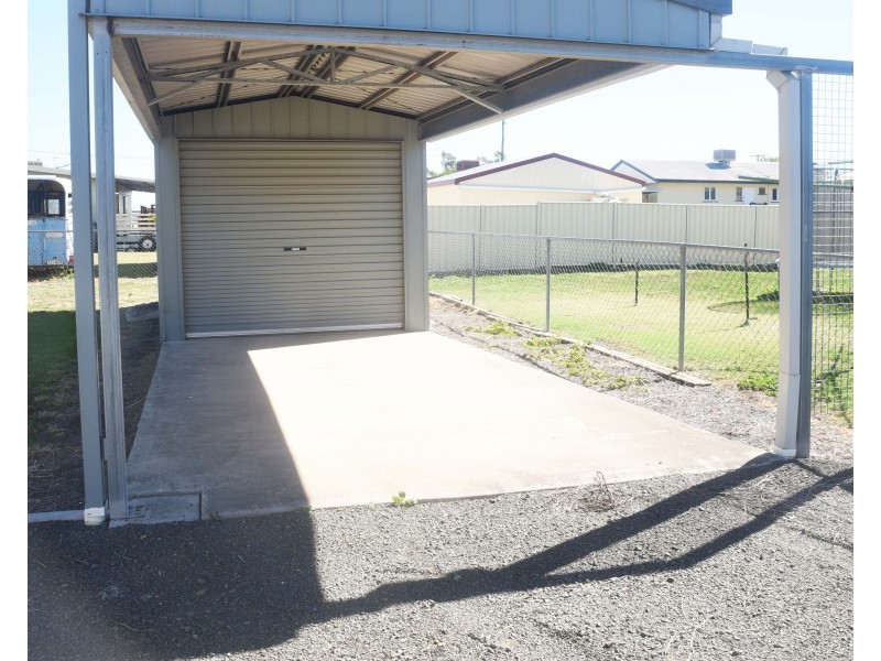 45 Downs Street, Roma QLD 4455