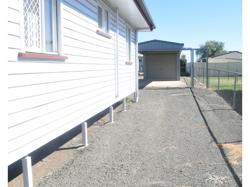 45 Downs Street, Roma QLD 4455