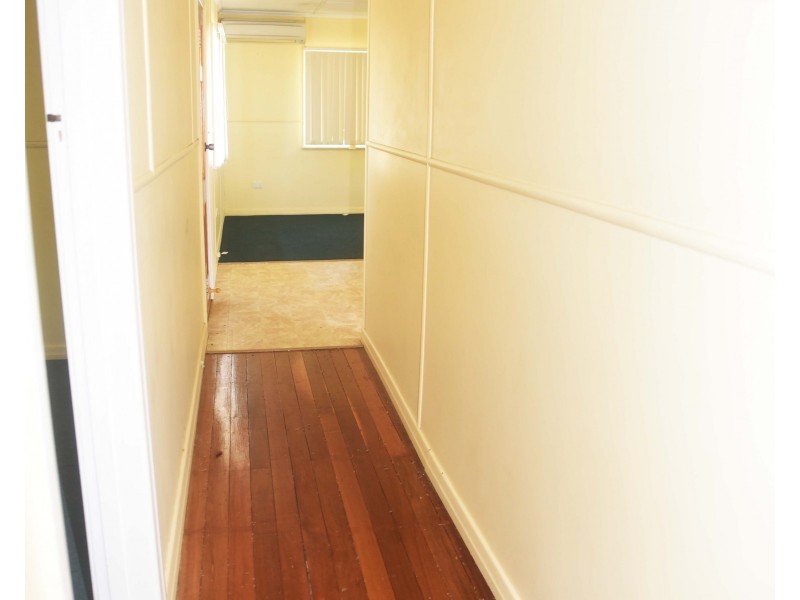 45 Downs Street, Roma QLD 4455