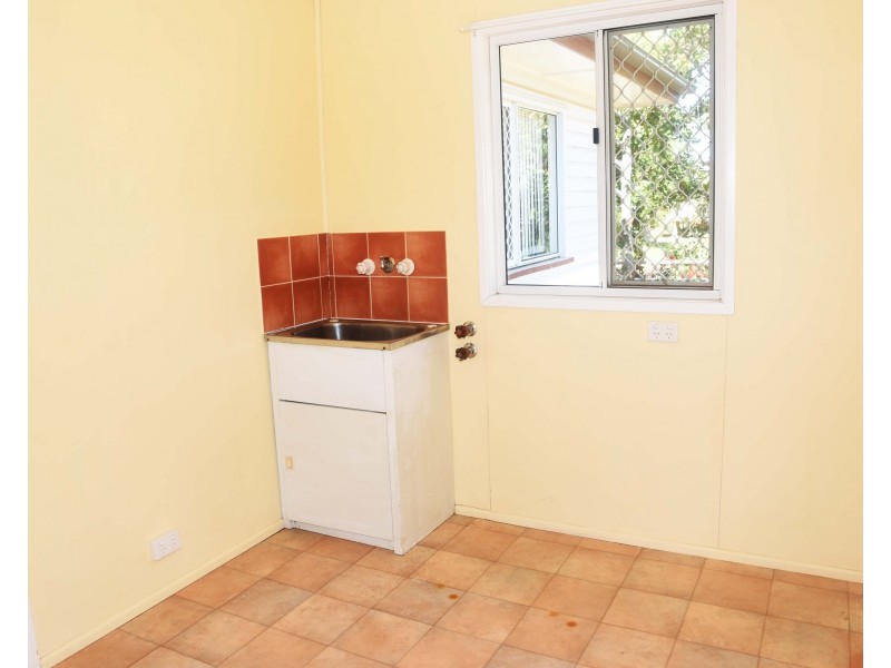 45 Downs Street, Roma QLD 4455
