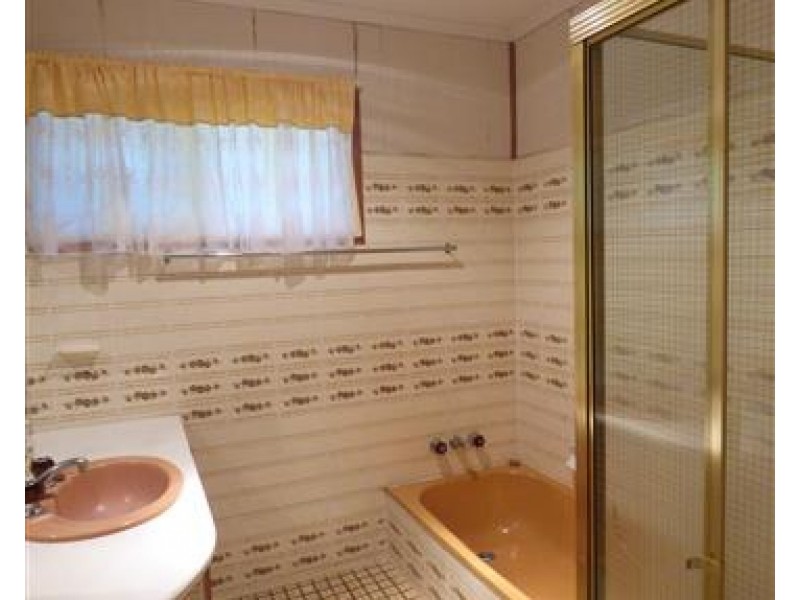 8 Martin Street, Roma QLD 4455