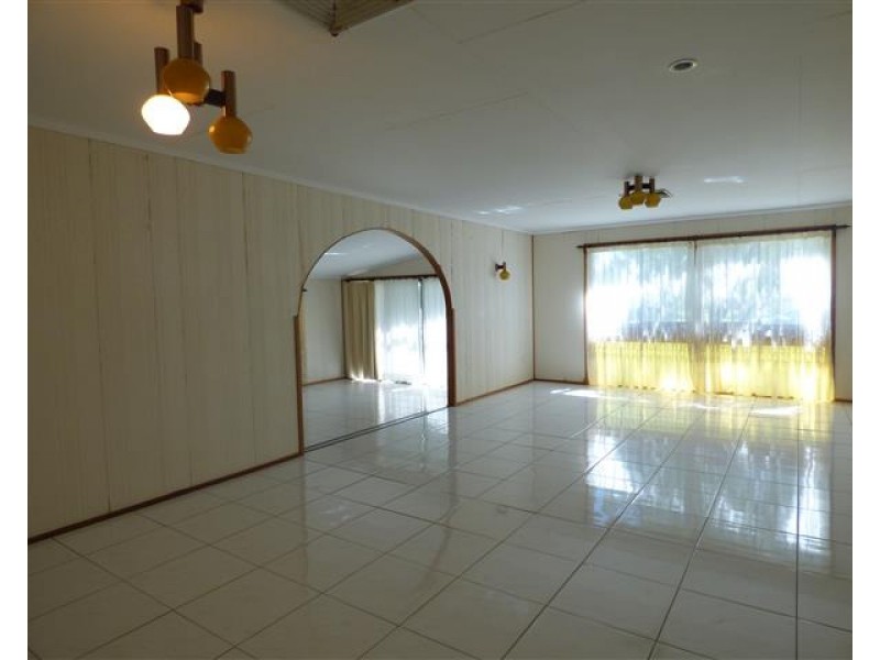 8 Martin Street, Roma QLD 4455