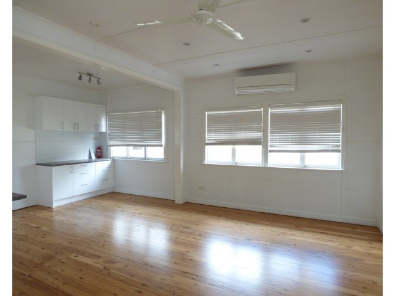 11 Saunders Street, Roma QLD 4455