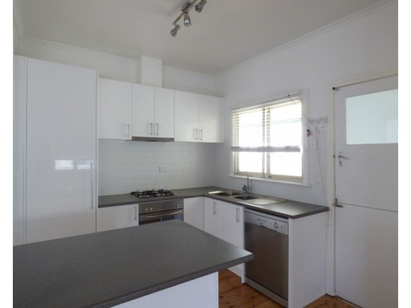 11 Saunders Street, Roma QLD 4455