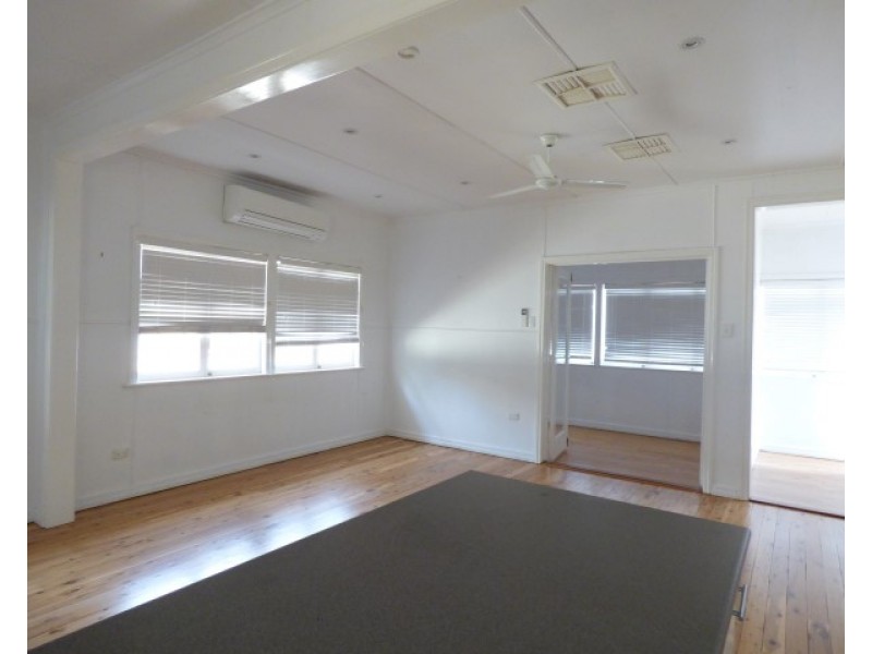 11 Saunders Street, Roma QLD 4455