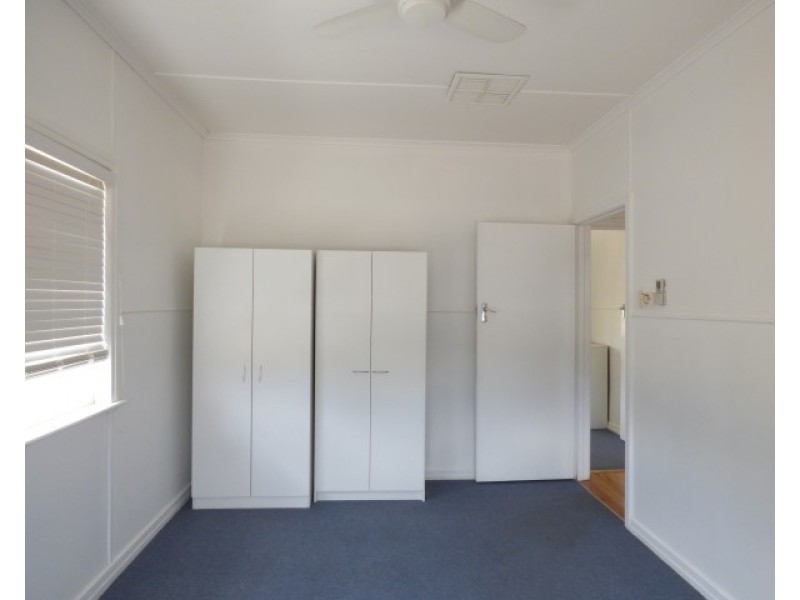 11 Saunders Street, Roma QLD 4455