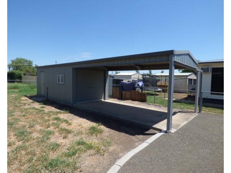 45 Downs Street, Roma QLD 4455
