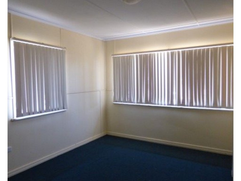 45 Downs Street, Roma QLD 4455