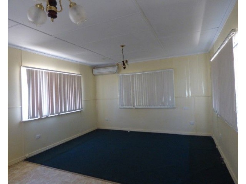 45 Downs Street, Roma QLD 4455