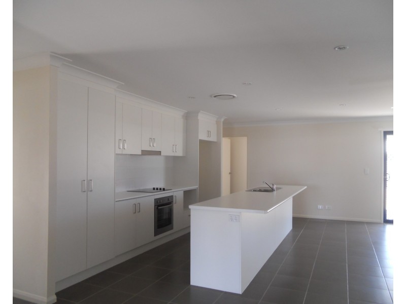 71 Taylor Street, Roma QLD 4455
