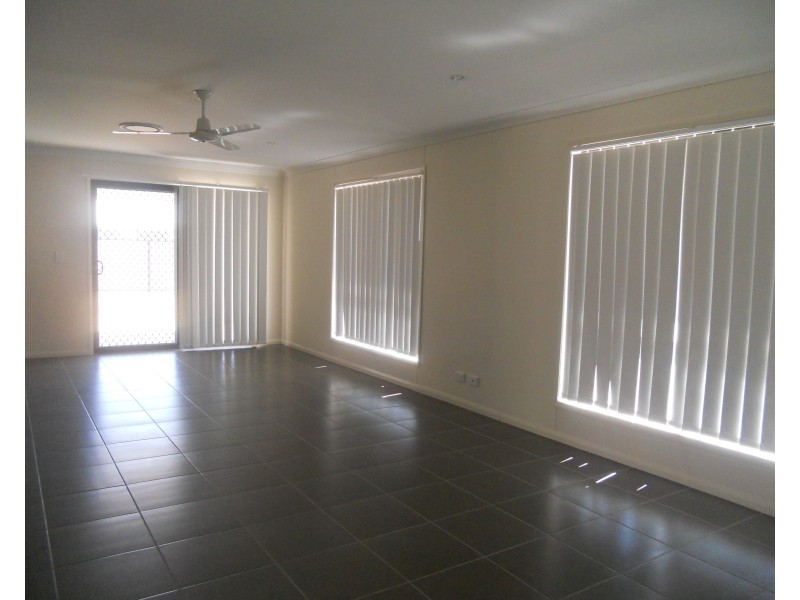 71 Taylor Street, Roma QLD 4455