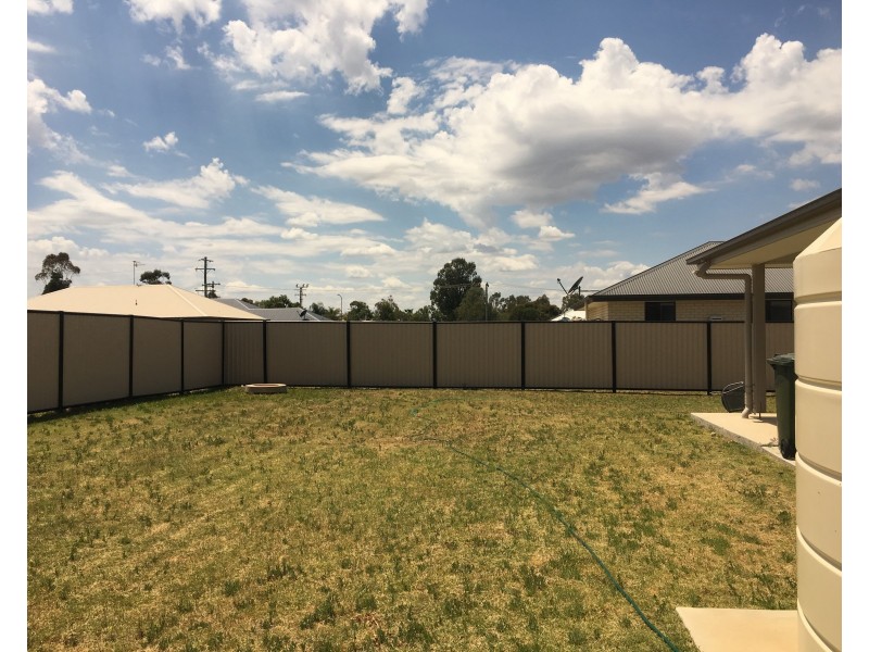 71 Taylor Street, Roma QLD 4455