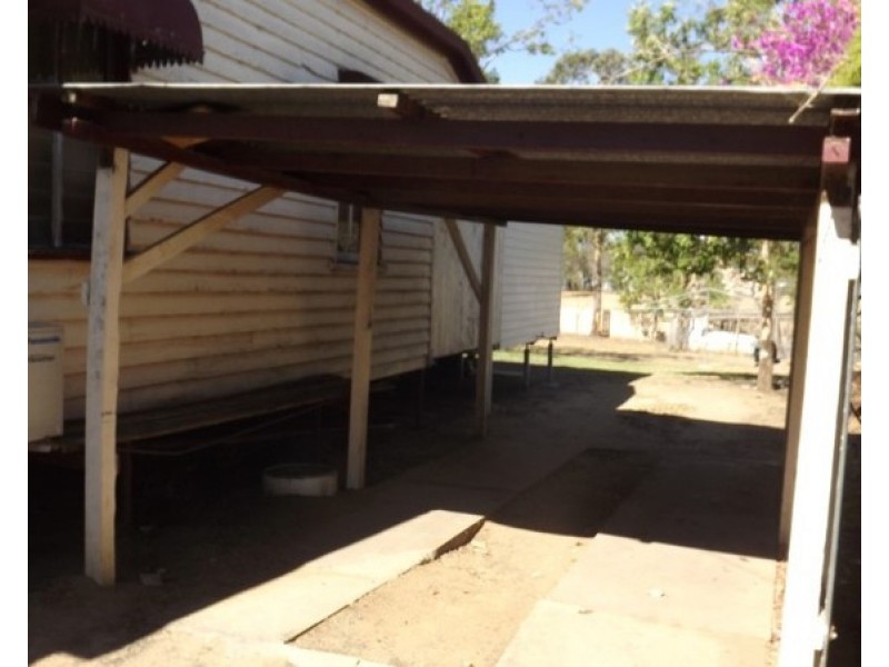 47 Northern Road, Roma QLD 4455