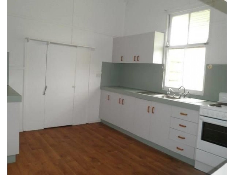 13 – 15 Chrystal Street, Roma QLD 4455