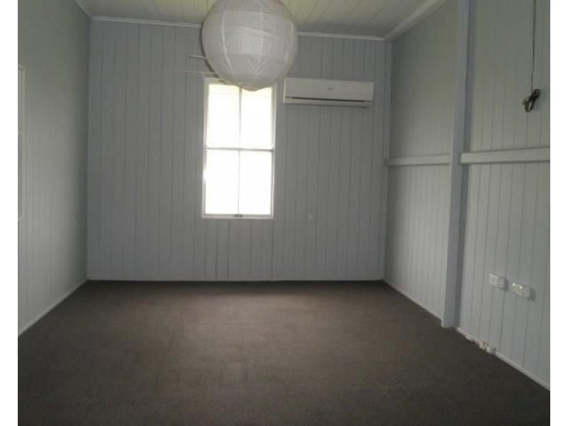 13 – 15 Chrystal Street, Roma QLD 4455