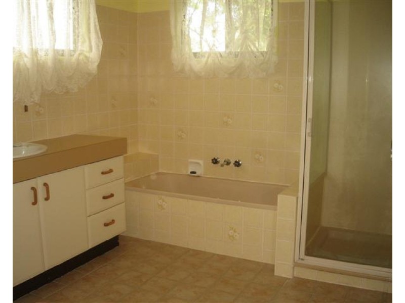 7 Everingham Avenue, Roma QLD 4455