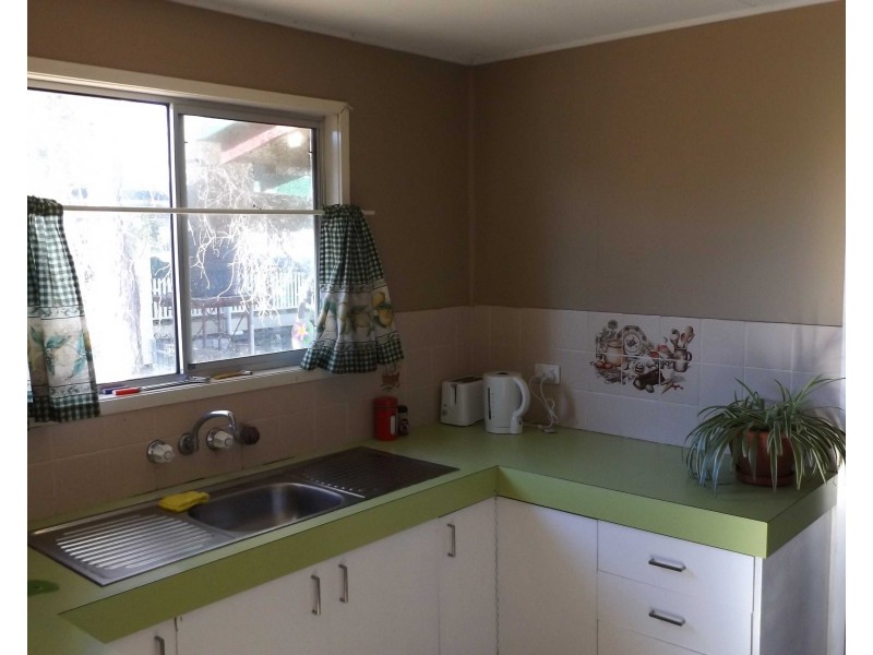 20 Elmer Street, Roma QLD 4455