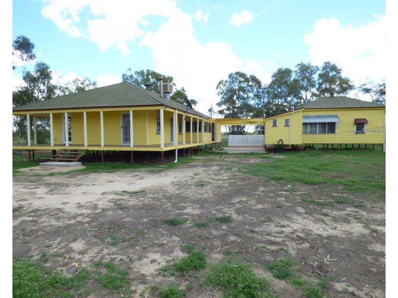 32 Clayton Road, Roma QLD 4455
