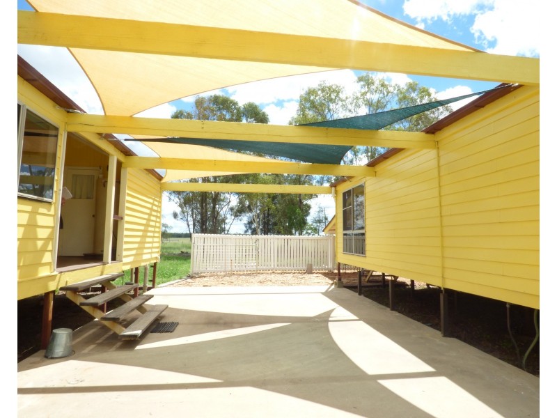 32 Clayton Road, Roma QLD 4455