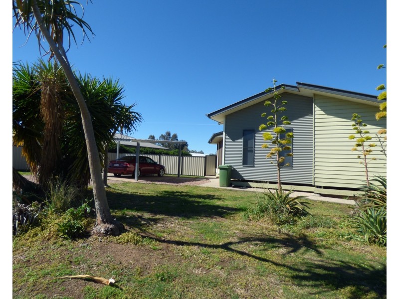 2 Lockyer Crescent, Roma QLD 4455