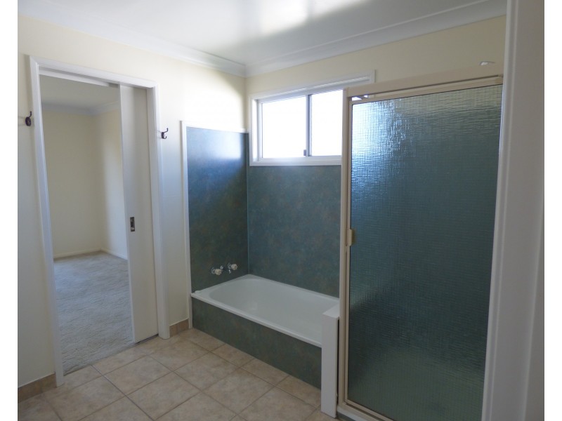 103 Quintin Street, Roma QLD 4455