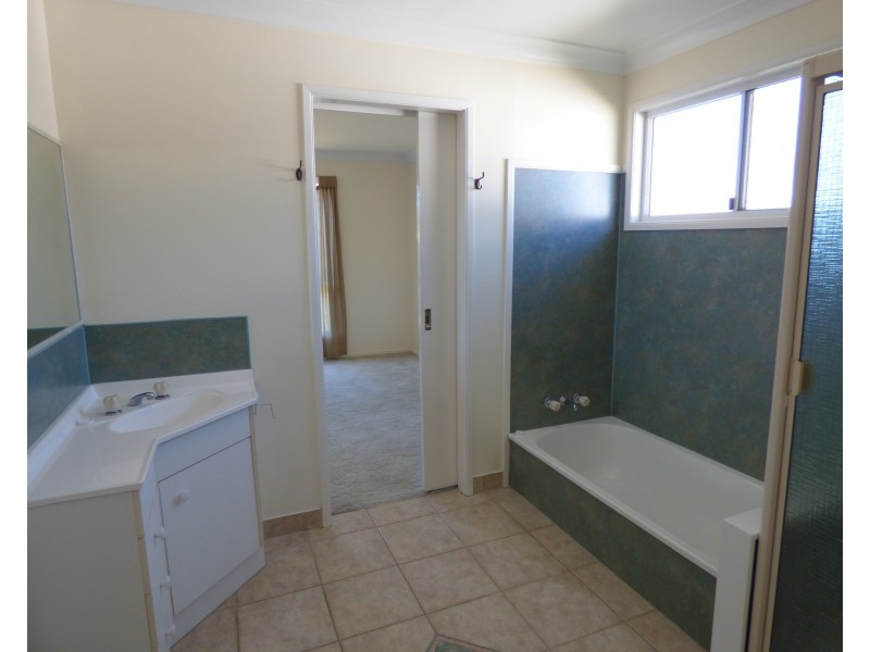 103 Quintin Street, Roma QLD 4455