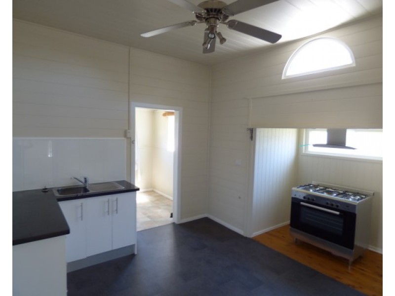 125 Wyndham Street, Roma QLD 4455