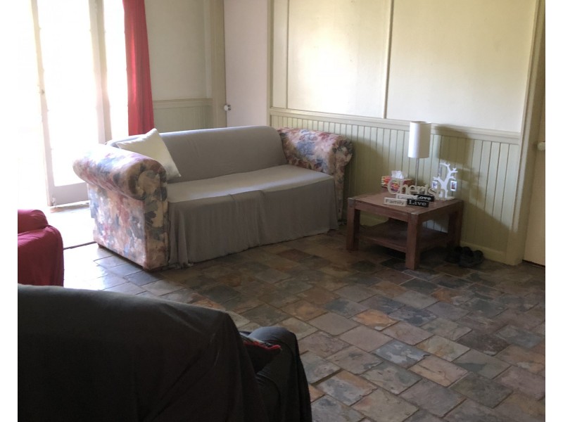 2 Laman Street, Roma QLD 4455