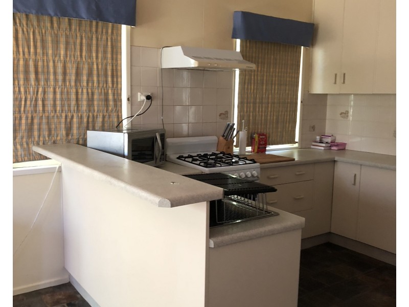 2 Laman Street, Roma QLD 4455