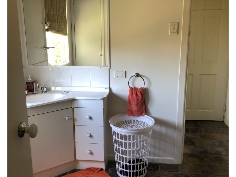 2 Laman Street, Roma QLD 4455