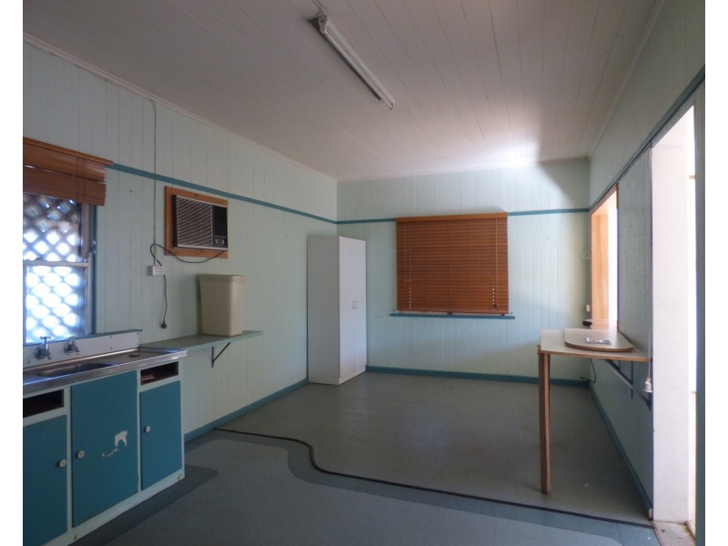 87 Wyndham Street, Roma QLD 4455