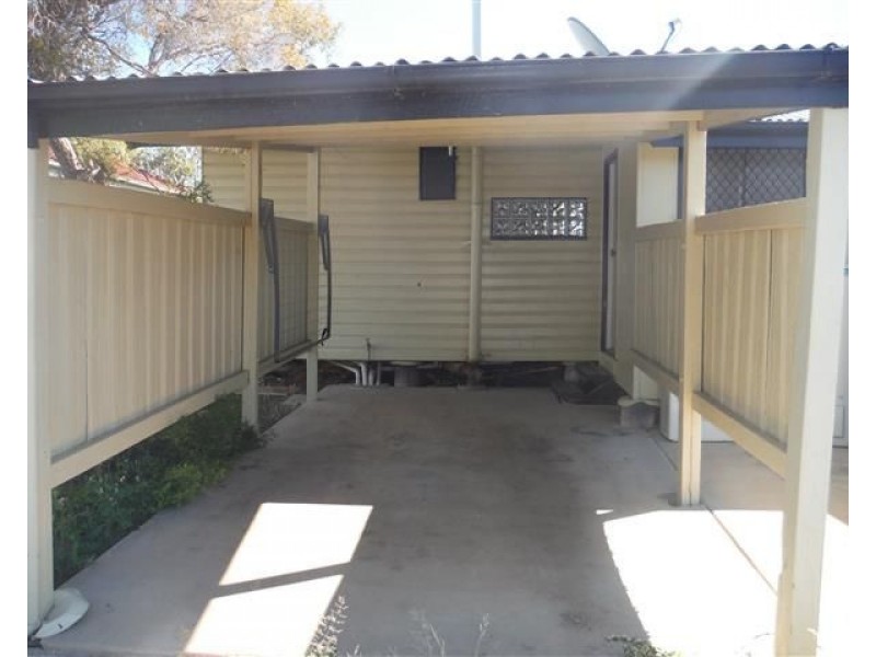 2/16 Duke Street, Roma QLD 4455