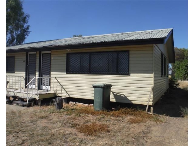 2/16 Duke Street, Roma QLD 4455