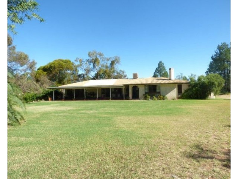 21 Lalors Lane, Roma QLD 4455