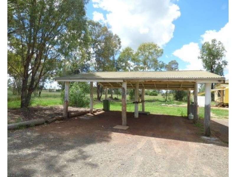 32 Clayton Road, Roma QLD 4455