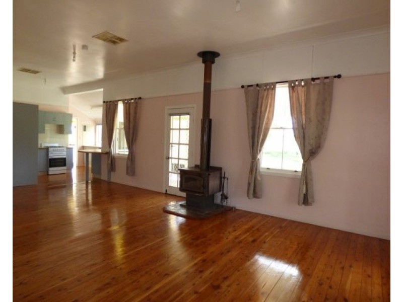 32 Clayton Road, Roma QLD 4455