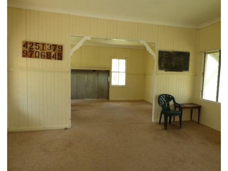 32 Clayton Road, Roma QLD 4455