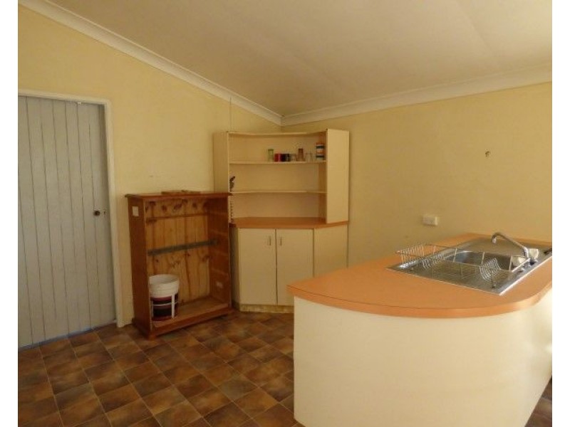 32 Clayton Road, Roma QLD 4455