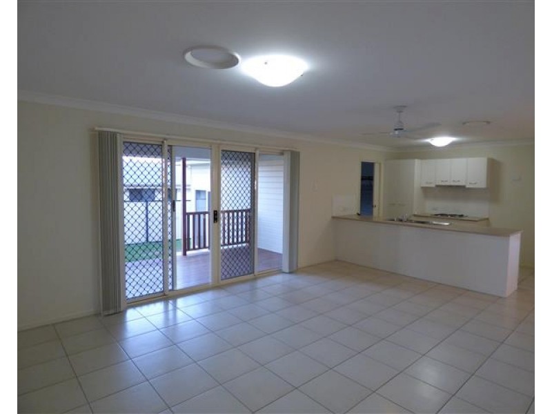 11 Courtney Street, Roma QLD 4455
