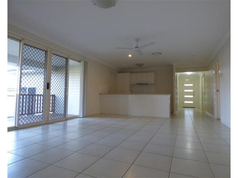 11 Courtney Street, Roma QLD 4455