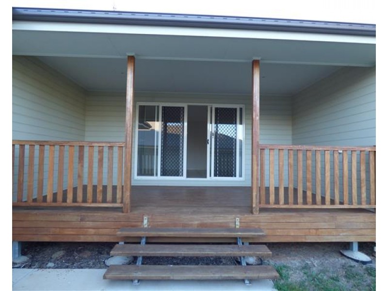 11 Courtney Street, Roma QLD 4455